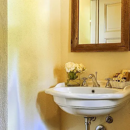 Bed & Breakfast Casale Caterina Agriresort 4*